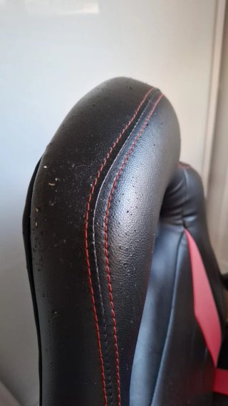 Silla de escritorio ergonómica negra y roja