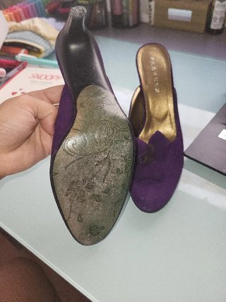 Zapatos de tacón Farrutx morados y dorados