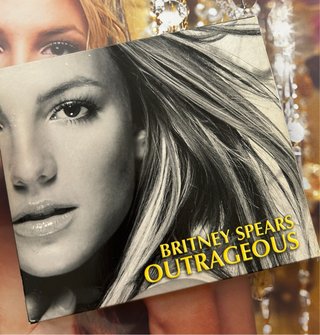 CD Britney Spears Outrageous Japon. Seminuevo