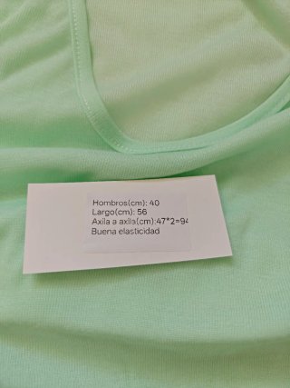Camiseta verde manga larga semitransparente