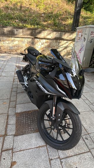 Yamaha R125 Negra