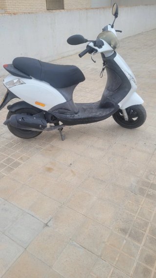 Piaggio Zip Scooter Blanco