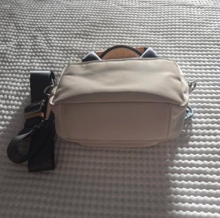 Bolso bandolera beige mujer