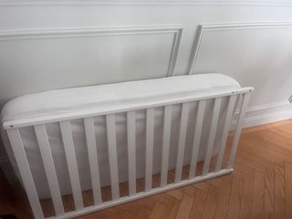 Cuna ZARA HOME con colchón y protector