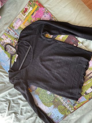 Camiseta Stradivarius negra manga larga