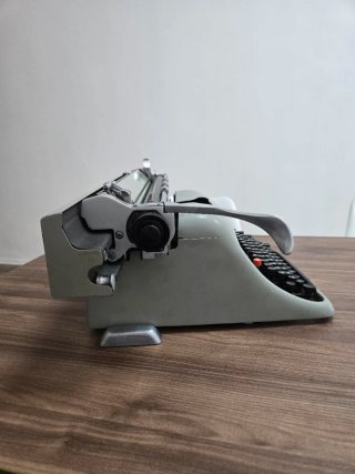 Hispano Olivetti Lexicon 80 Máquina de Escribir