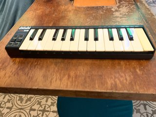 Akai LPK25 Teclado Controlador MIDI