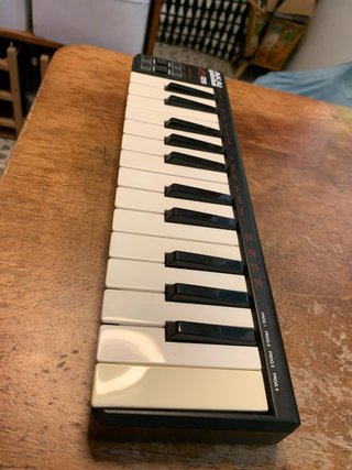 Akai LPK25 Teclado Controlador MIDI
