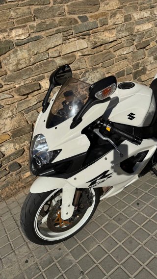 Suzuki GSXR 750 K7