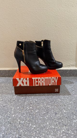 Botines XTI negros talla 39