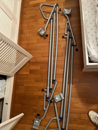 Cama hospitalaria con colchón