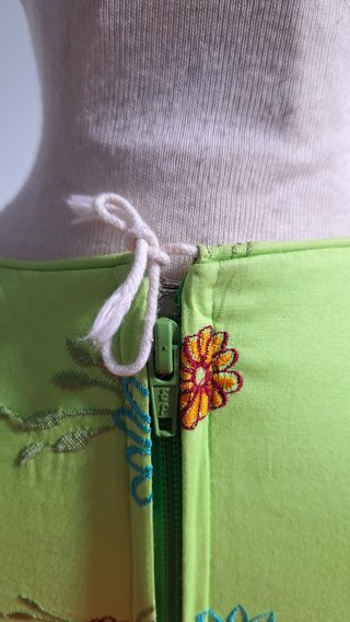 TRAJE DE FLAMENCA VERDE LIMA CON BORDADOS