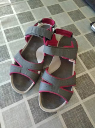 Sandalias trekking Quechua Talla 41 Gris/Rosa