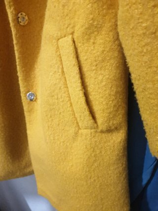 Abrigo amarillo Lefties talla M