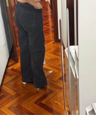 Pantalón vaquero negro ancho