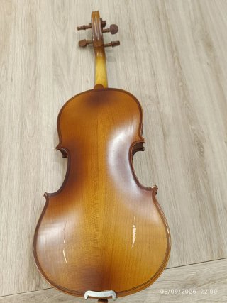 Violín 1/2 Amadeus con estuche