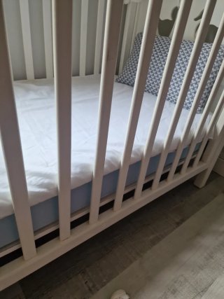 Cuna de bebé con patitos