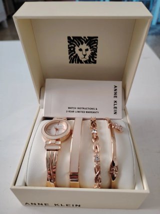 Juego Reloj y Pulseras Anne Klein Oro Rosa