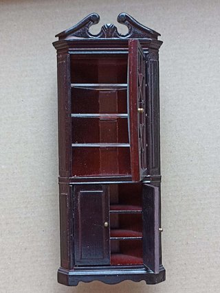 Mobili per casa delle bambole in legno