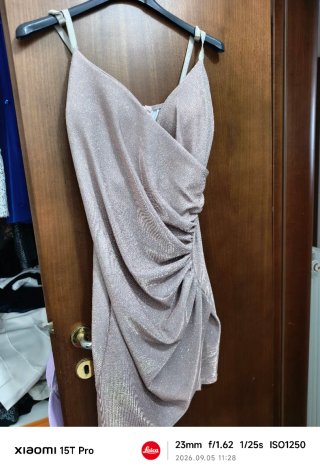 Vestito rosa con brillantini