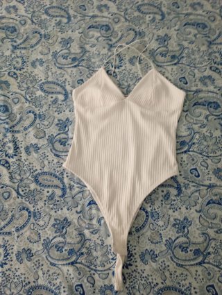 Falda marrón de pana M&S y otras prendas