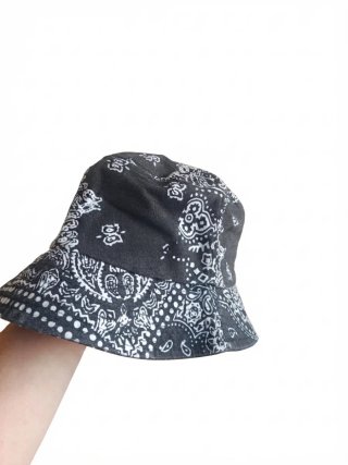 Gorro bucket estampado bandana