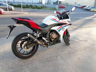 Honda CBR500R Sportbike Roja y Blanca