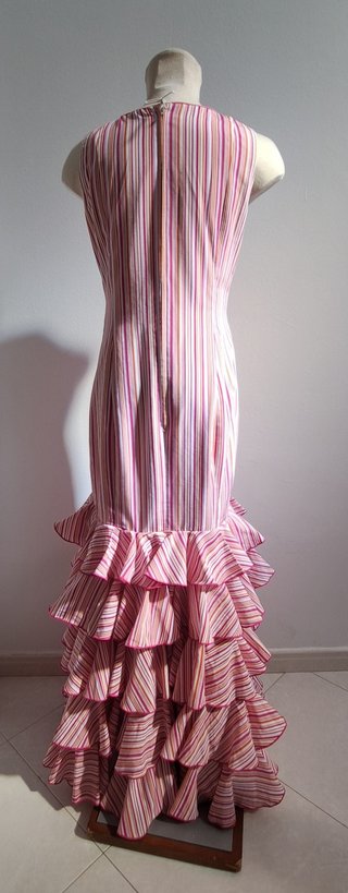 TRAJE DE FLAMENCA ROSA A RAYAS