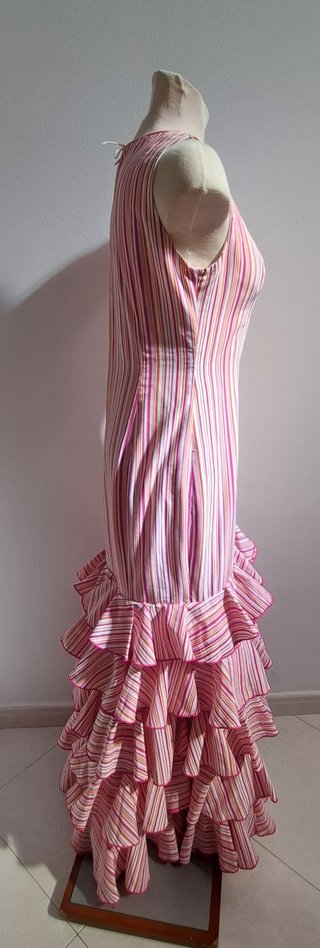 TRAJE DE FLAMENCA ROSA A RAYAS