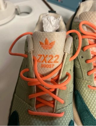 Tenis Adidas Beige y Verde