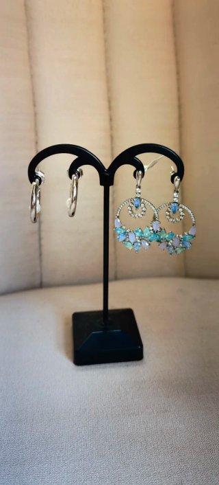Pendientes aro y colgantes con piedras