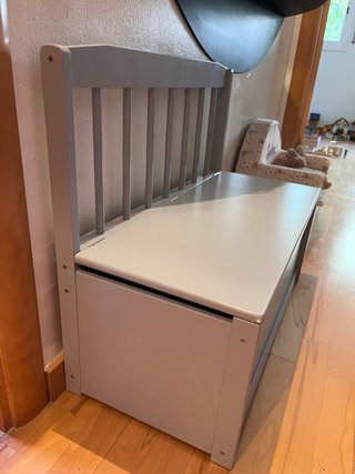 Banco infantil con almacenaje gris