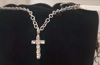 Collana con charm croce, linea LUXURY Bijoux.