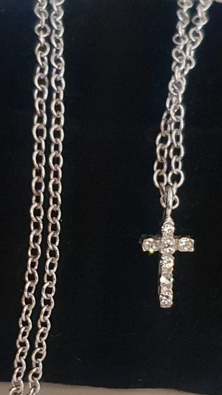 Collana con charm croce, linea LUXURY Bijoux.