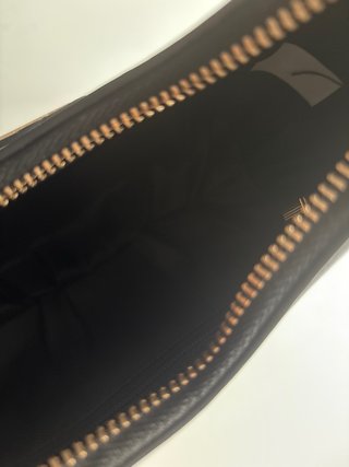 Bolso Negro y Dorado