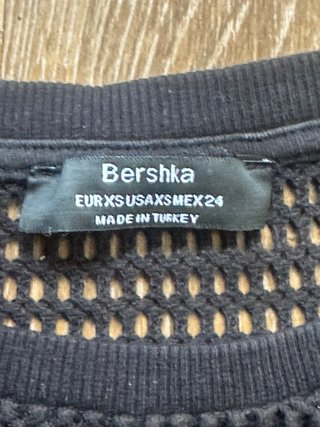Camiseta Bershka rejilla negra Talla XS