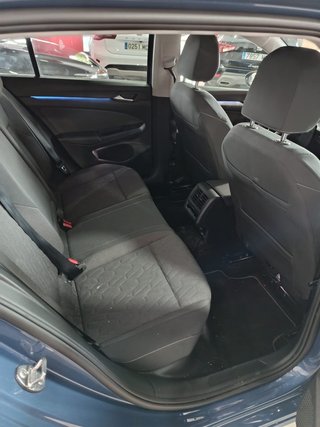 Volkswagen Golf 2025