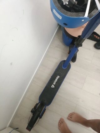 Monopatín Eléctrico Reebok Azul y Negro