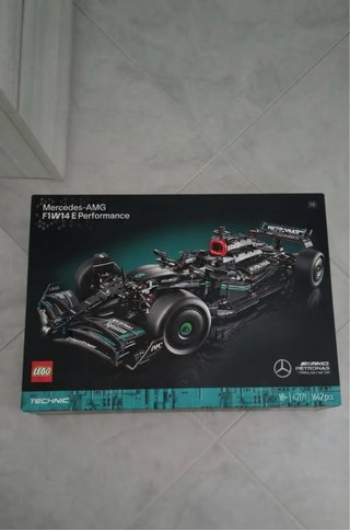 LEGO Technic Mercedes-AMG F1 W14 E Performance