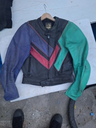 Mono de cuero motorista invierno