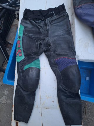 Mono de cuero motorista invierno