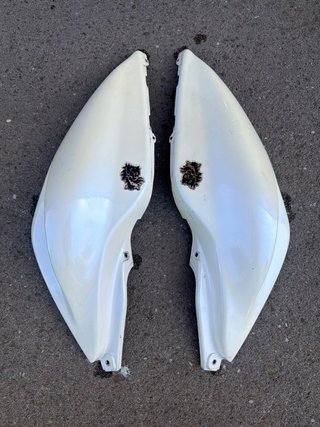 Tapas Traseras Yamaha Aerox Blancas