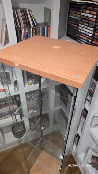 Vitrina Cristal y Madera Ikea