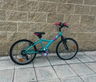 Bicicleta infantil B'TWIN 20 azul turquesa