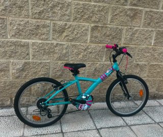 Bicicleta infantil B'TWIN 20 azul turquesa