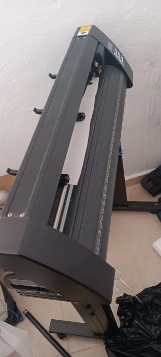 Plotter de corte y plancha de vinilo
