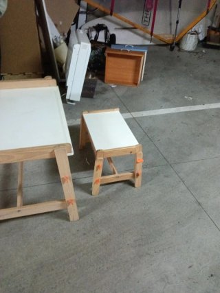 Conjunto mesa y banco infantil madera