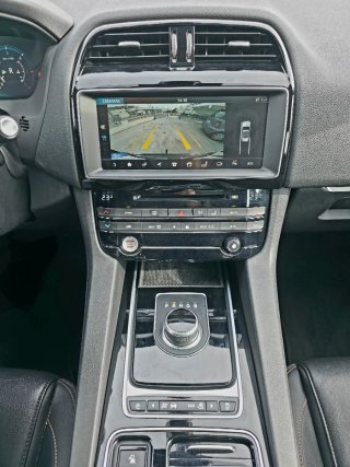 Jaguar F-Pace 2017