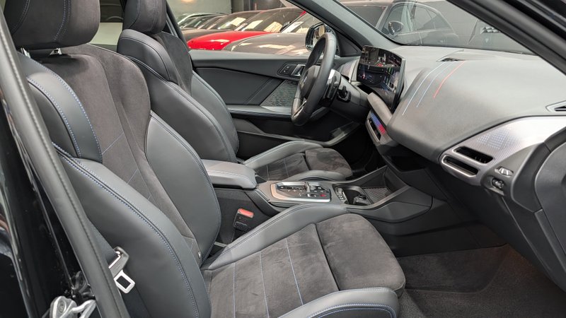 BMW Serie 1 118d (F70) 2025, foto 24