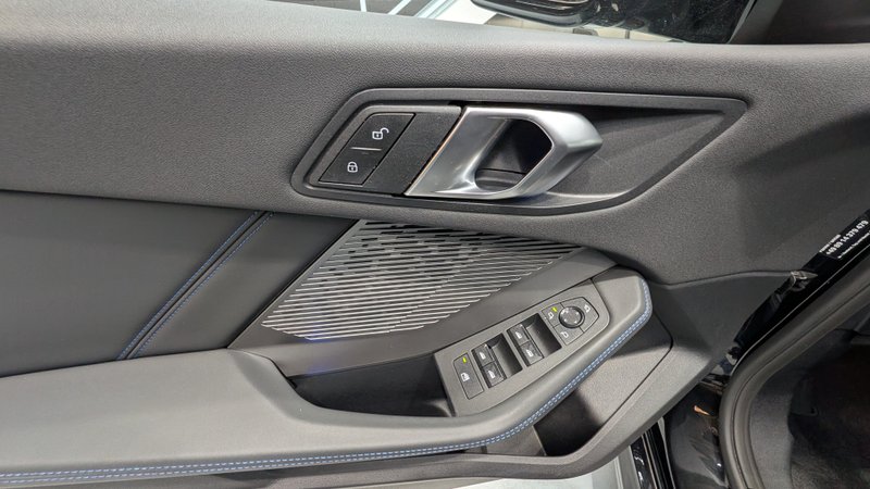 BMW Serie 1 118d (F70) 2025, foto 40